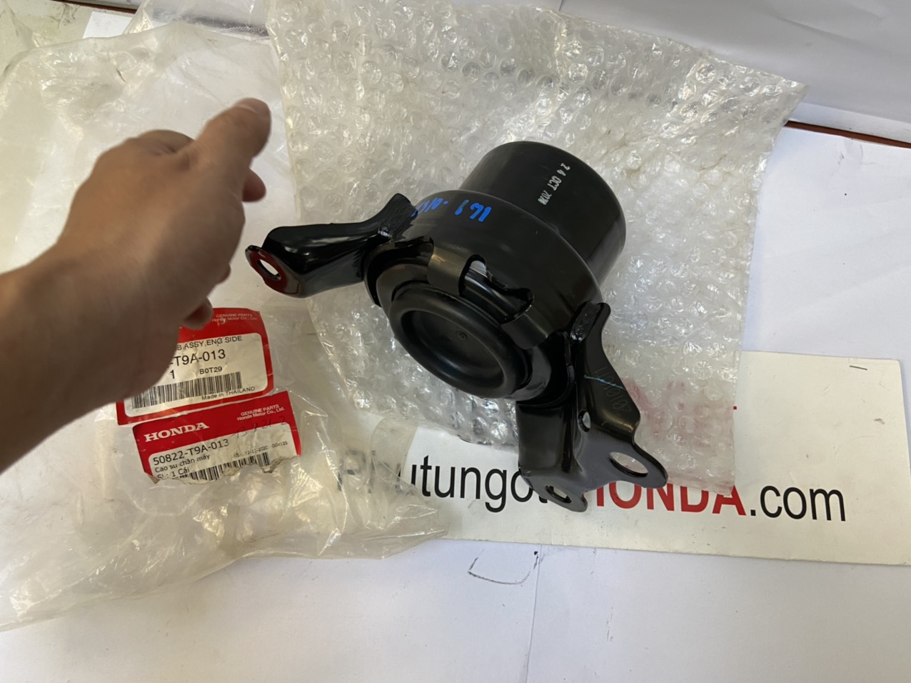 Chân máy bên phụ xe Honda JAZZ 